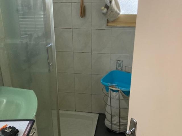 Remplacement d'une douche avec marche par une douche italienne  - Avant