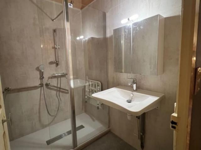 Remplacement baignoire par une douche sécurisée sur St Sébastien sur Loire - Apres