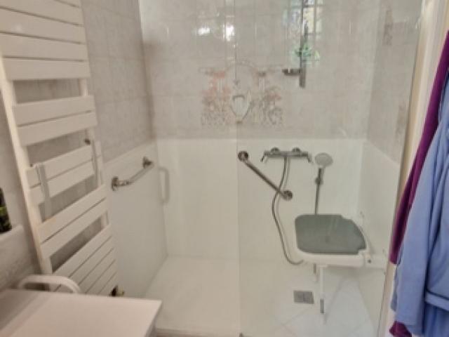 Douche basse mi-hauteur en remplacement d'une baignoire sur Nantes - Apres