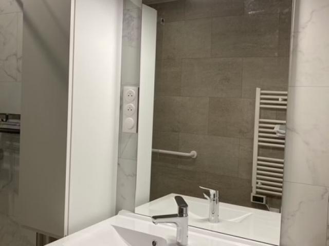 Rénovation et réorganisation d’une salle de bain à Carquefou - Apres