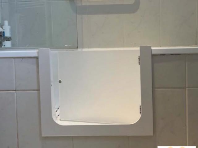 Création d'une porte de baignoire avec porte anti-éclaboussure