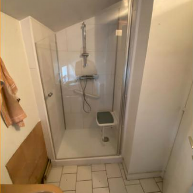 Aménagement d'une douche sécurisée sur-mesure