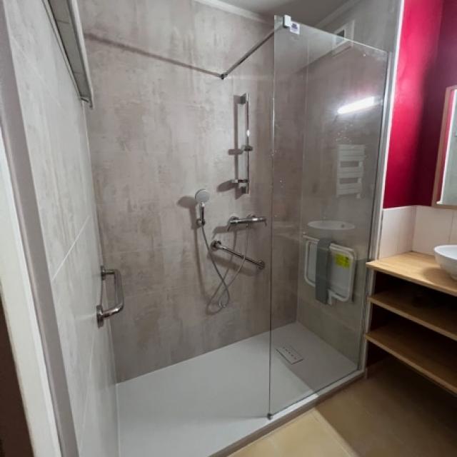 Remplacement d'une baignoire par une douche sécurisée sur Nantes